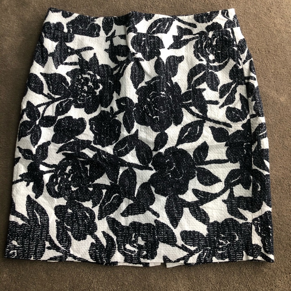 Anne Taylor pencil skirt